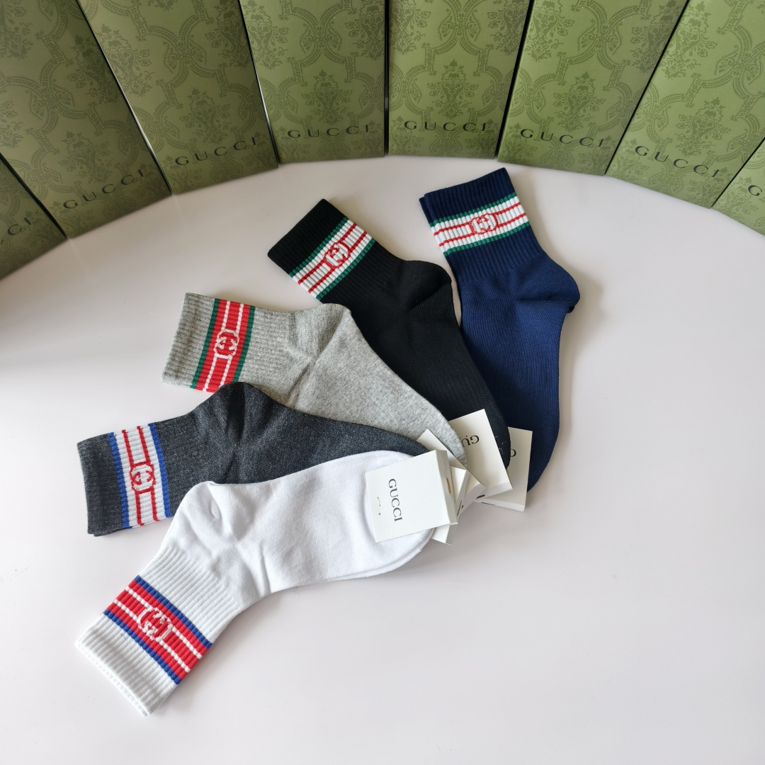 💛配包装Gucci（古驰）新款经典精梳棉中长款堆堆袜袜子！一盒五双， 专柜同步筒款袜子，💛大牌出街，潮人