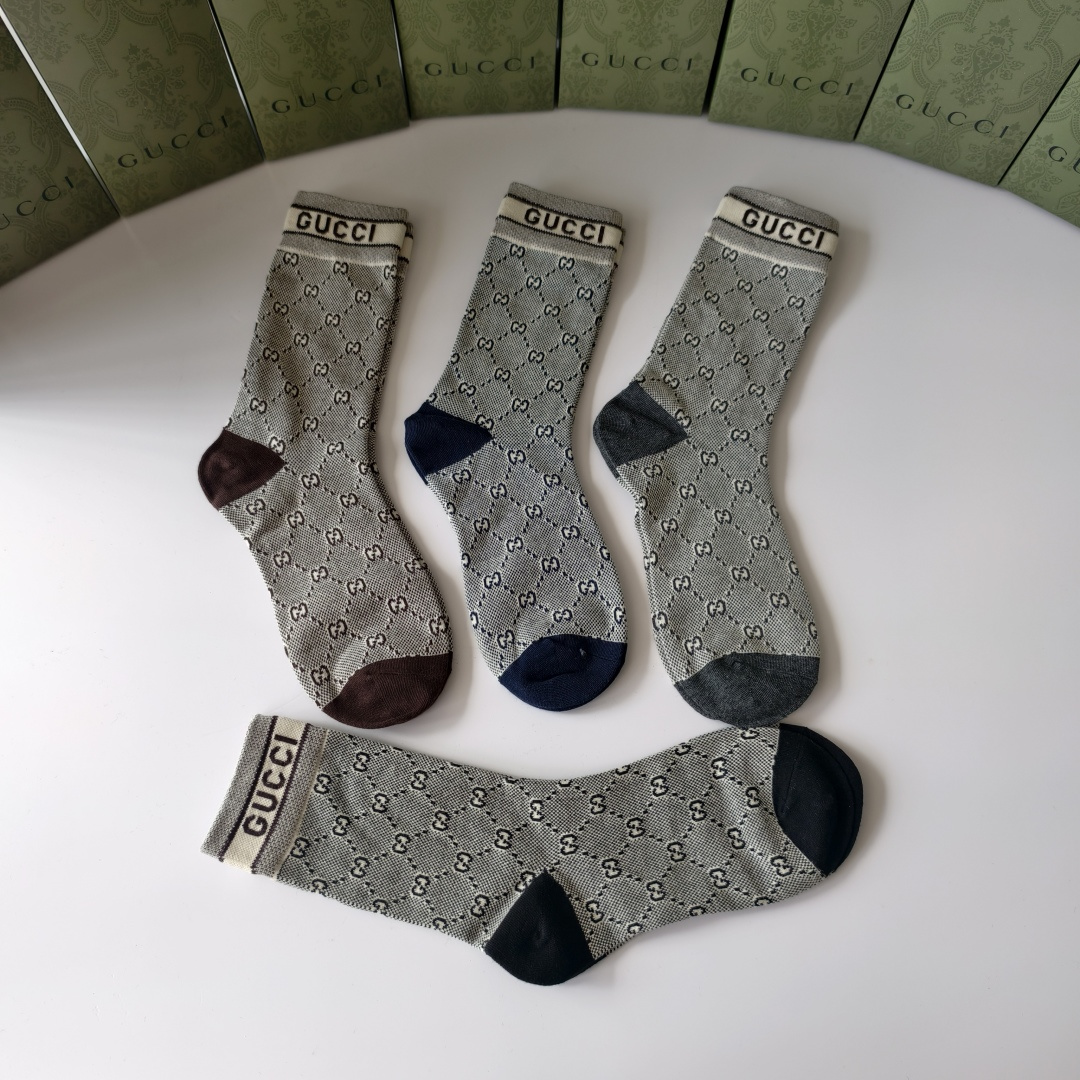 💛配专柜包装GUCCI（古驰） 新款羊绒中长款堆堆袜袜子！一盒四双，专柜同步筒袜袜子，💛大牌出街，潮人必