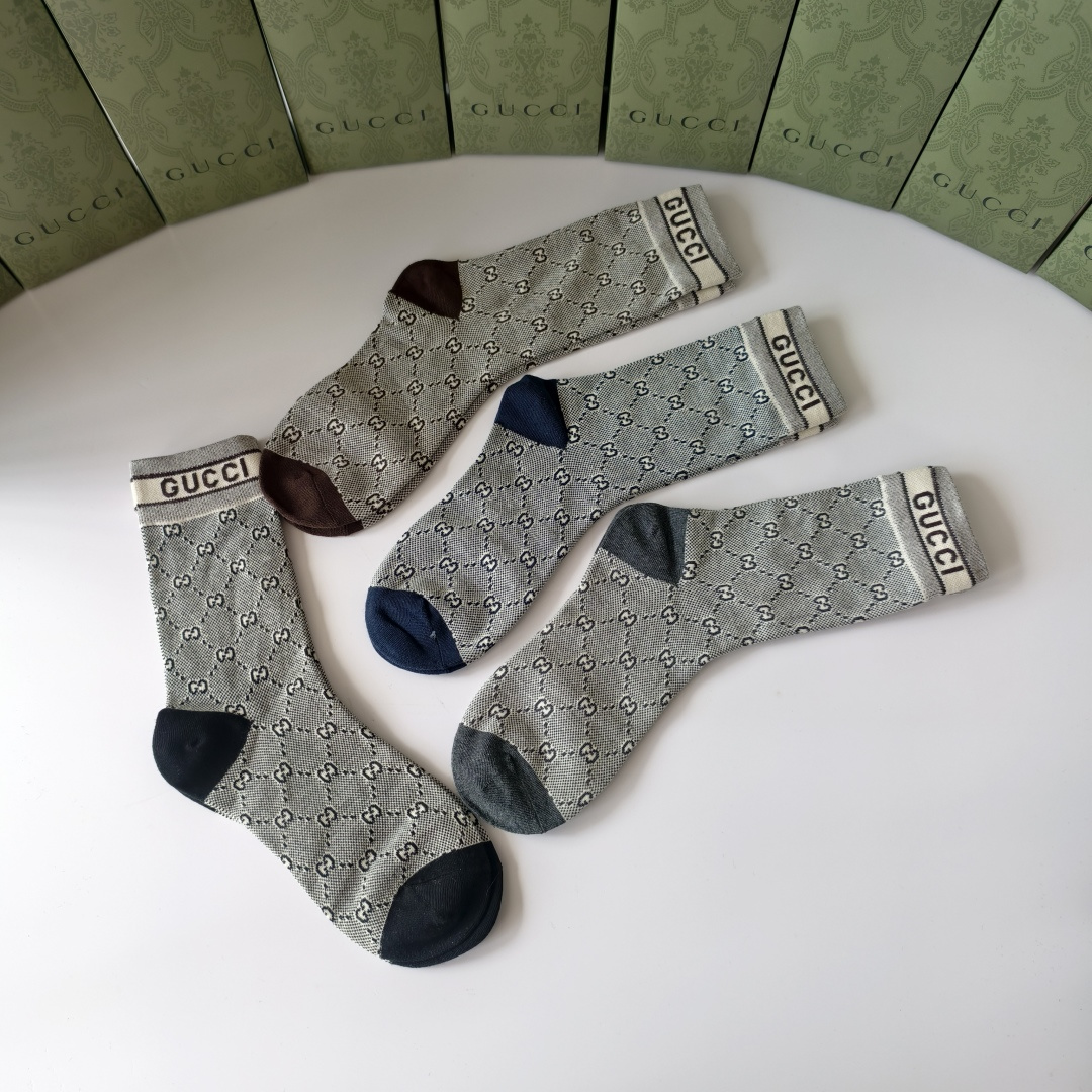 💛配专柜包装GUCCI（古驰） 新款羊绒中长款堆堆袜袜子！一盒四双，专柜同步筒袜袜子，💛大牌出街，潮人必