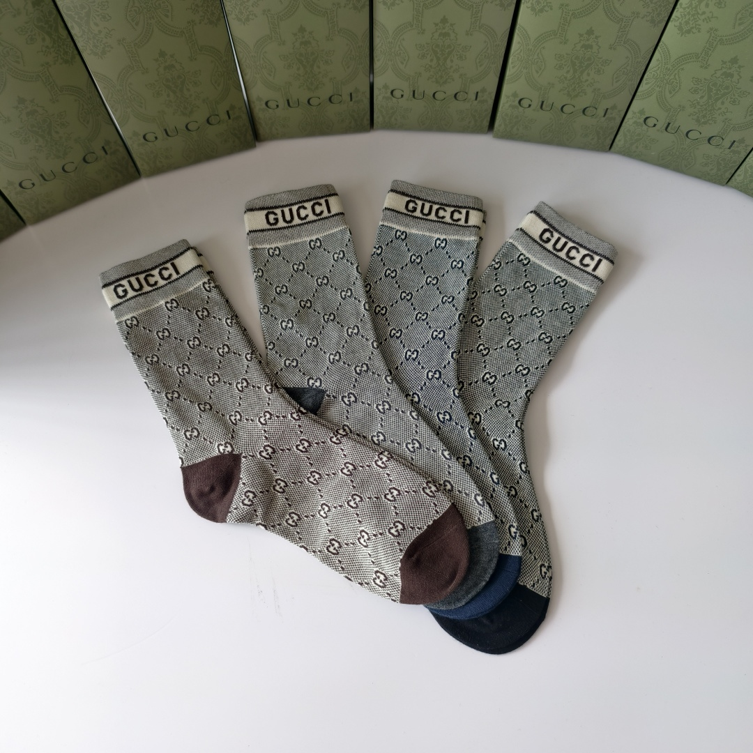 💛配专柜包装GUCCI（古驰） 新款羊绒中长款堆堆袜袜子！一盒四双，专柜同步筒袜袜子，💛大牌出街，潮人必