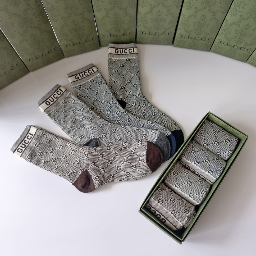 💛配专柜包装GUCCI（古驰） 新款羊绒中长款堆堆袜袜子！一盒四双，专柜同步筒袜袜子，💛大牌出街，潮人必