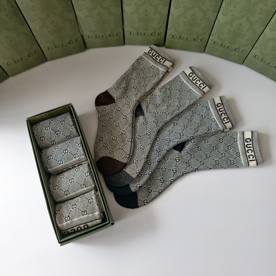 💛配专柜包装GUCCI（古驰） 新款羊绒中长款堆堆袜袜子！一盒四双，专柜同步筒袜袜子，💛大牌出街，潮人必