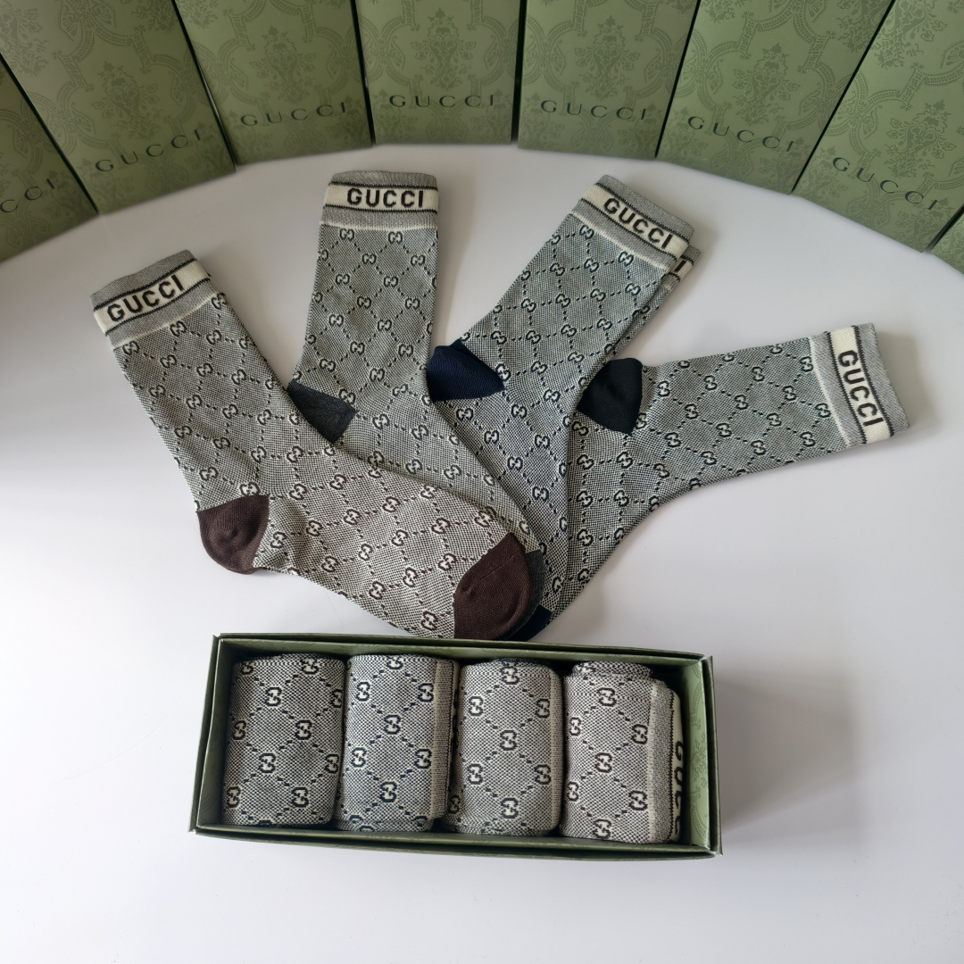 💛配专柜包装GUCCI（古驰） 新款羊绒中长款堆堆袜袜子！一盒四双，专柜同步筒袜袜子，💛大牌出街，潮人必