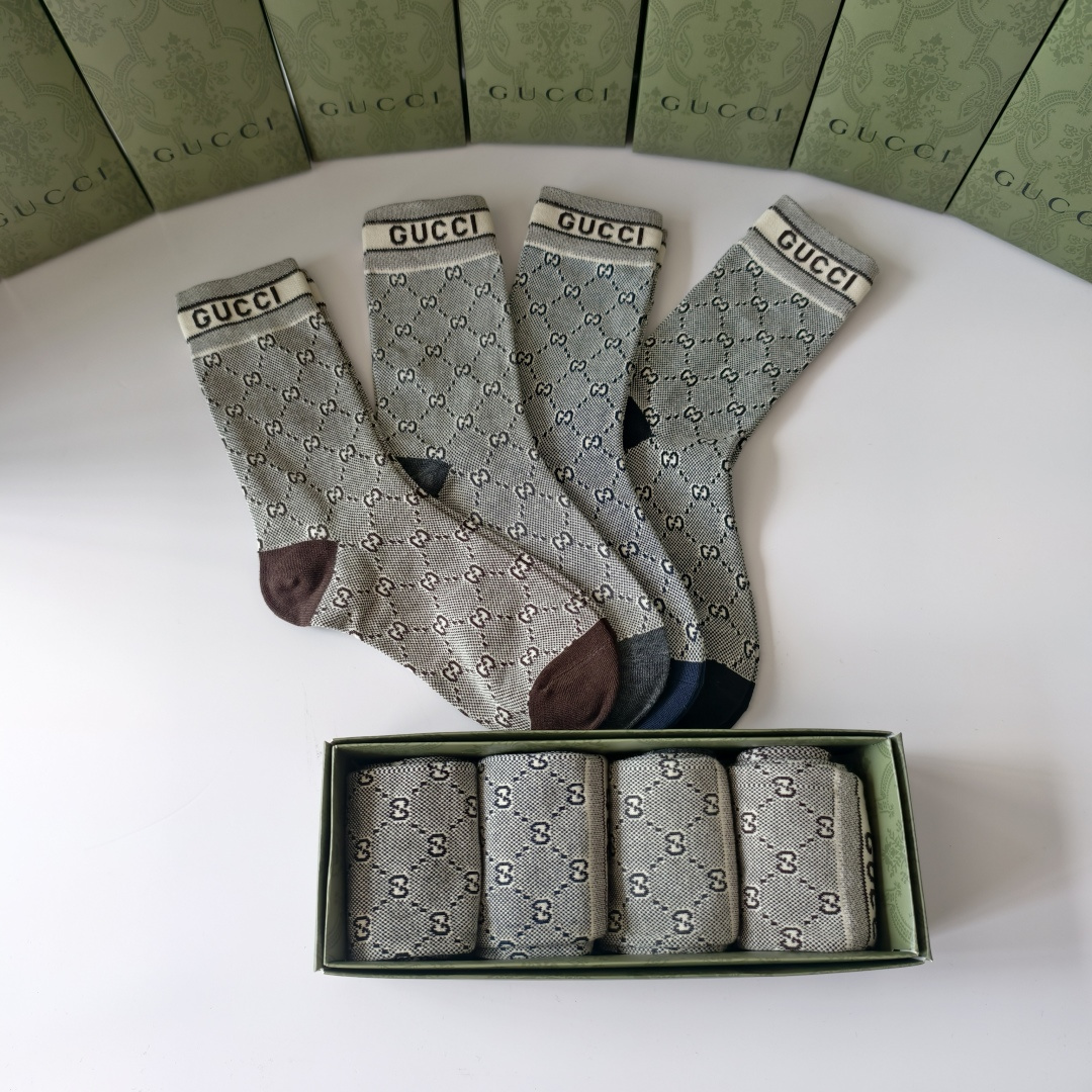 💛配专柜包装GUCCI（古驰） 新款羊绒中长款堆堆袜袜子！一盒四双，专柜同步筒袜袜子，💛大牌出街，潮人必