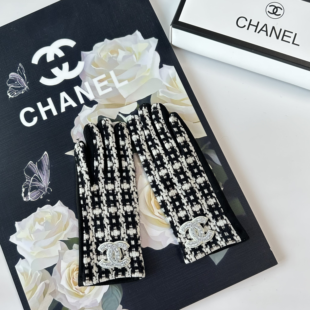 NO:701798,Special packaging Chanel (Chanel) new small fragrance gloves, fashionable gloves, a must-have for autumn and winter, classic, simple and easy to use, super comfortable, soft and versatile!  gloves,gloves,chanel,chanel,gloves19860909特 配包装 Chanel（香奈儿）新品小香风手套,时尚手套,秋冬必备,经典简洁上手超舒适柔软、百搭！手套,手套,chanel,chanel,gloves,accessory