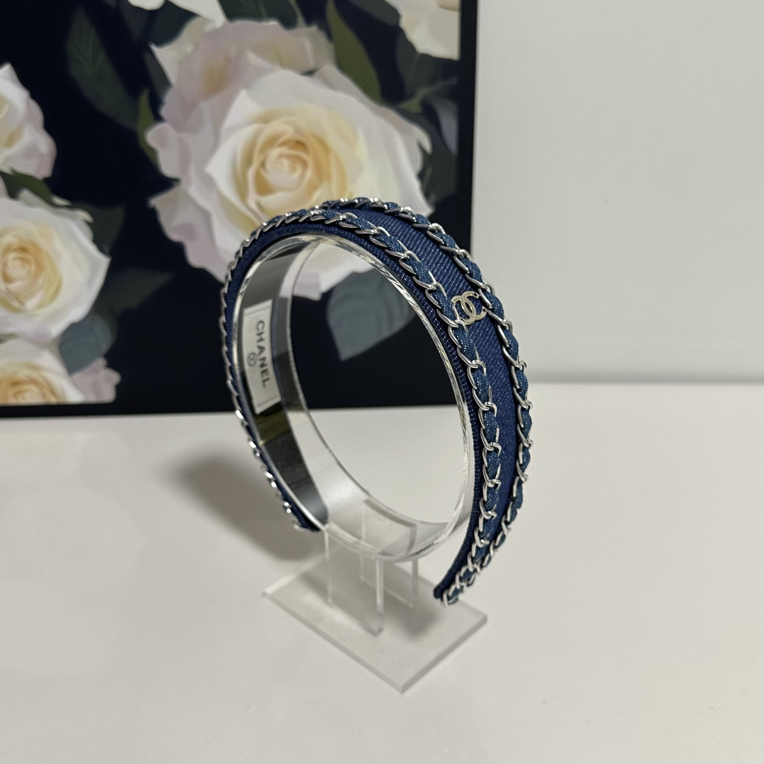 NO:660460,Specially equipped with counter packaging Chanel (Chanel) latest chain headband# Trust me!  A must-have item for everyone. This piece must be bought. It has a fairy-like appearance. The little fairy wants to keep it. Whoever wears it will look better ~ hairpins, hairpins, chanel, chanel, hairpins19860909特 配专柜包装 Chanel（香奈儿）最新链条发箍# 信我！人手必备的单品 这件必须买 洋气神仙颜值 小仙女要收了它,谁戴谁好看～发夹,发夹,chanel,chanel,hairpins,accessory