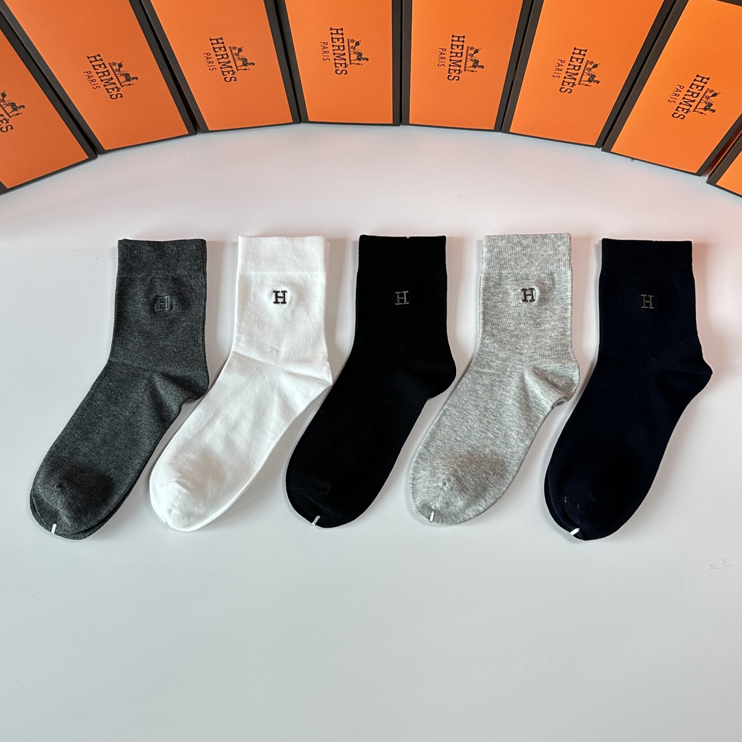 NO:660155,Special packaging Hermes new embroidered mid-length pile socks!  High-end customization, five pairs in a box, counter-synchronized tube socks, big brands going out on the street, must-have socks for fashionistas, socks, hermes, hermes, socks19860909特 配包装 Hermes（爱马仕）新款刺绣中长款堆堆袜袜子！高端定制,一盒五双, 专柜同步筒款袜子,大牌出街,潮人必备超好搭袜子,袜子,hermes,hermes,socks,accessory