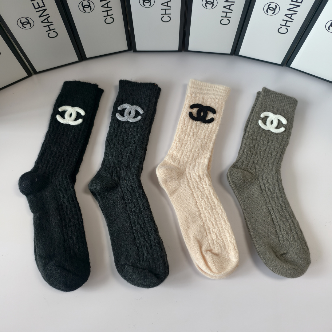 NO:660173,Special counter packaging Chanel (Chanel) new cashmere pile socks!  Two pairs in a box, synchronized tube socks at the counter, big brands going out on the street, must-have socks for fashionistas, socks, chanel, chanel, socks19860909特配专柜包装 Chanel（香奈儿）新款羊绒堆堆袜袜子！一盒两双,专柜同步筒袜袜子,大牌出街,潮人必备超好搭袜子,袜子,chanel,chanel,socks,accessory