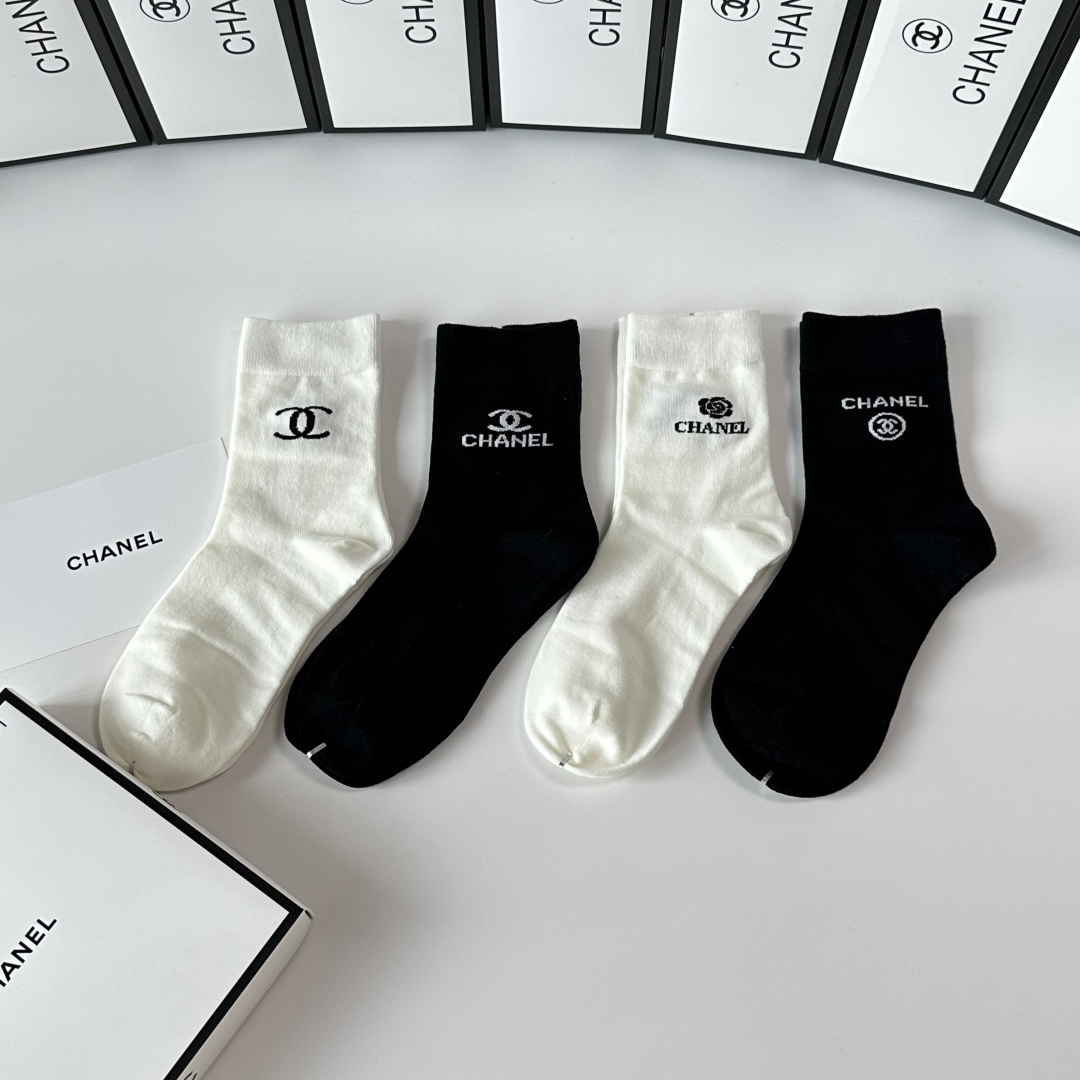 NO:660205,Special counter packaging Chanel (Chanel) new gift box set of mid-length pile socks!  Four pairs in a box, synchronized tube socks at the counter, big brands going out on the street, must-have socks for fashionistas, socks, chanel, chanel, socks19860909特配专柜包装 Chanel（香奈儿）新款礼盒装中长款堆堆袜袜子！一盒四双,专柜同步筒袜袜子,大牌出街,潮人必备超好搭袜子,袜子,chanel,chanel,socks,accessory