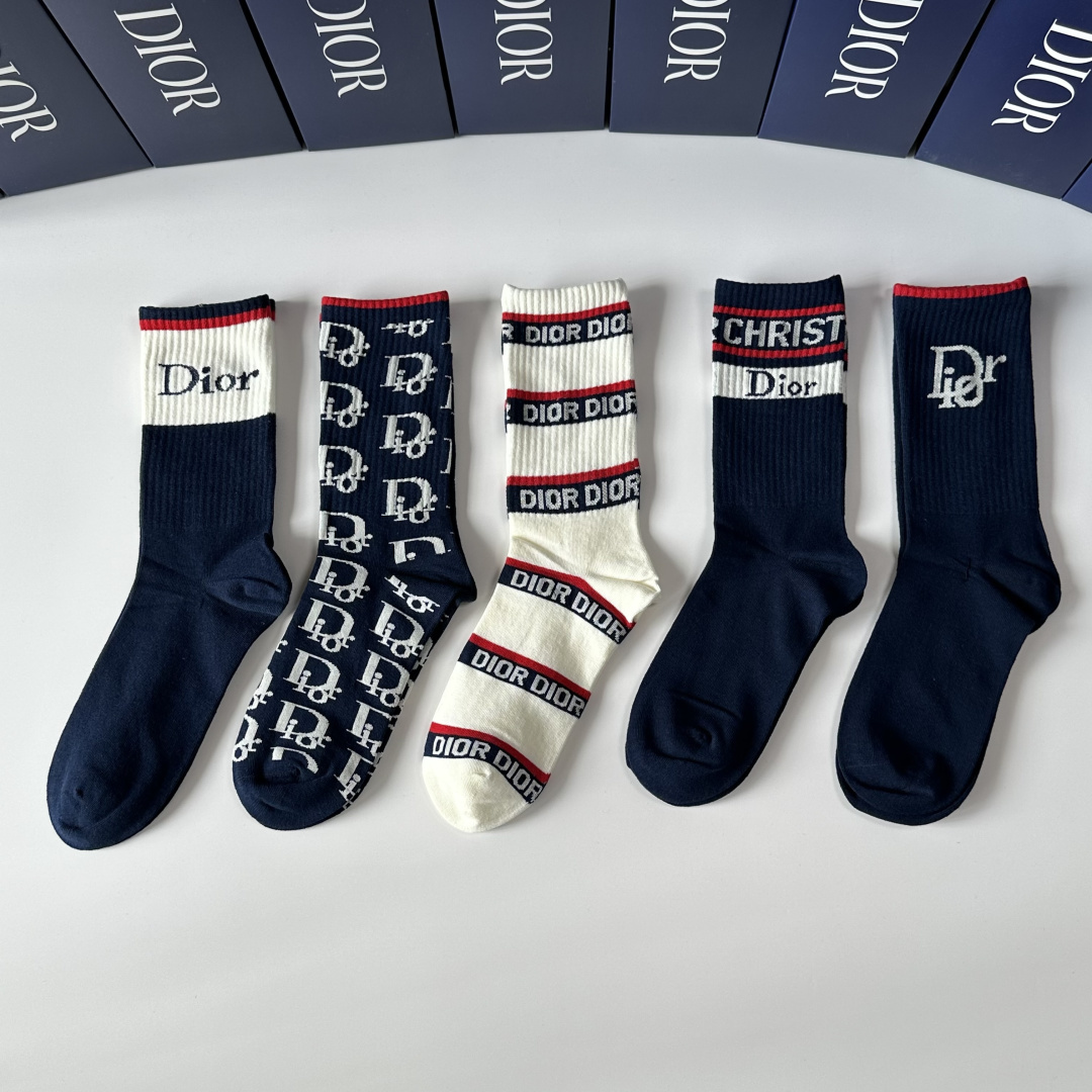 NO:677150,Specially packaged DIOR's new mid-length pile socks!  Five pairs in a box, synchronized tube socks at the counter, big brands out on the street, must-have socks for fashionistas, stockings, socks, dior, dior, socks19860909特 配包装 DIOR（迪奥）新款中长款堆堆袜袜子！一盒五双, 专柜同步筒款袜子,大牌出街,潮人必备超好搭袜子,丝袜,袜子,dior,dior,socks,accessory