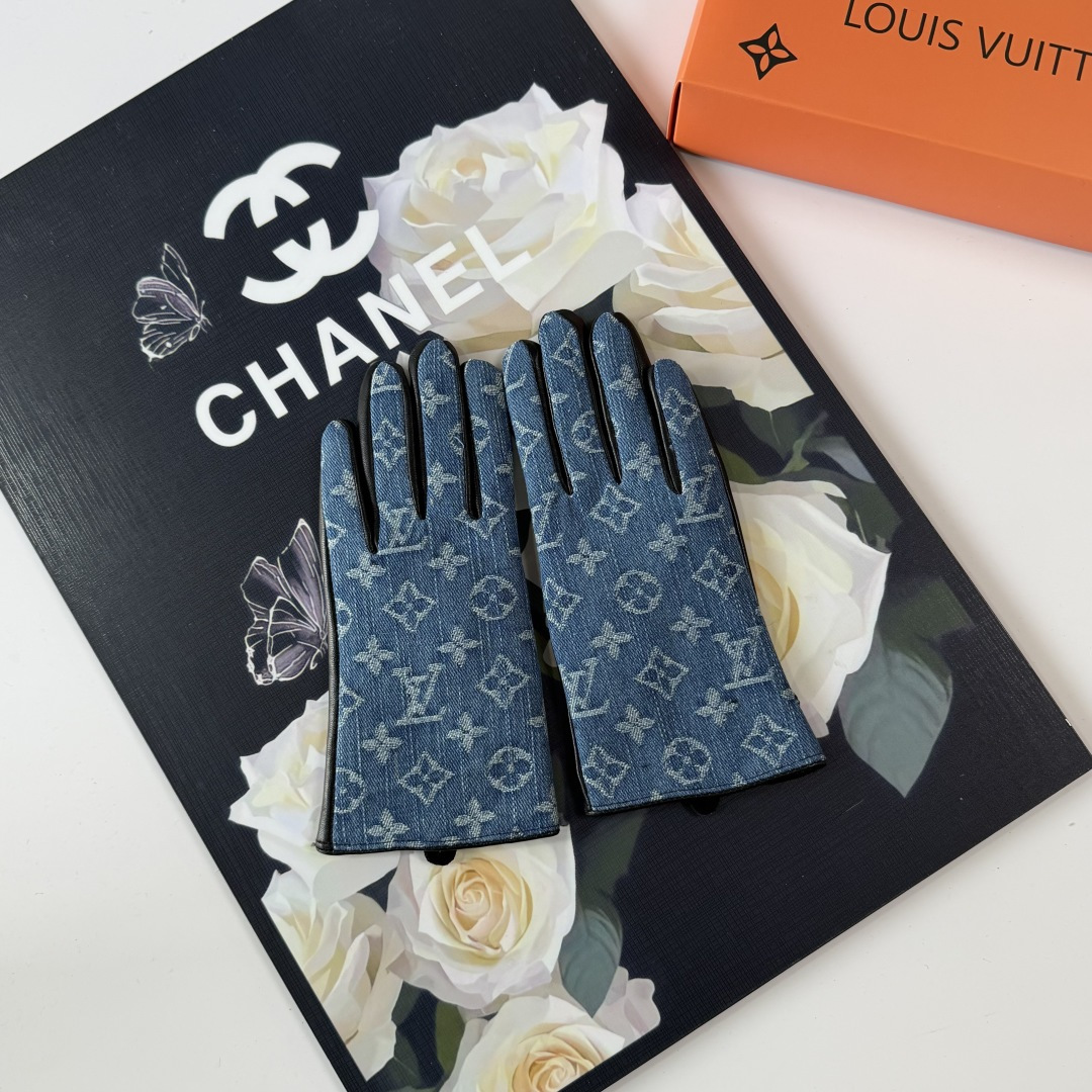 NO:701807,Specially packaged LV (Louis Vuitton) new sheepskin gloves, fashionable gloves, a must-have for autumn and winter, classic, simple, super comfortable, soft and versatile!  Gloves, gloves, louis vuitton, louis vuitton, sheepskin, gloves19860909特 配包装 LV（路易威登）新品羊皮手套,时尚手套,秋冬必备,经典简洁上手超舒适柔软、百搭！手套,手套,louis vuitton,louis vuitton,sheepskin,gloves,accessory