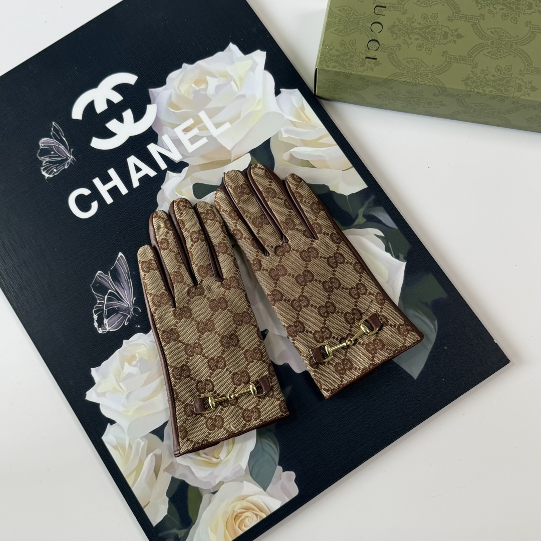 NO:701809,Special packaging: Gucci's new presbyopic sheepskin gloves, fashionable gloves, a must-have for autumn and winter, classic, simple, ultra-comfortable, soft and versatile!  gloves,gloves,gucci,gucci,sheepskin,gloves19860909特 配包装 Gucci（古驰）新品老花羊皮手套,时尚手套,秋冬必备,经典简洁上手超舒适柔软、百搭！手套,手套,gucci,gucci,sheepskin,gloves,accessory