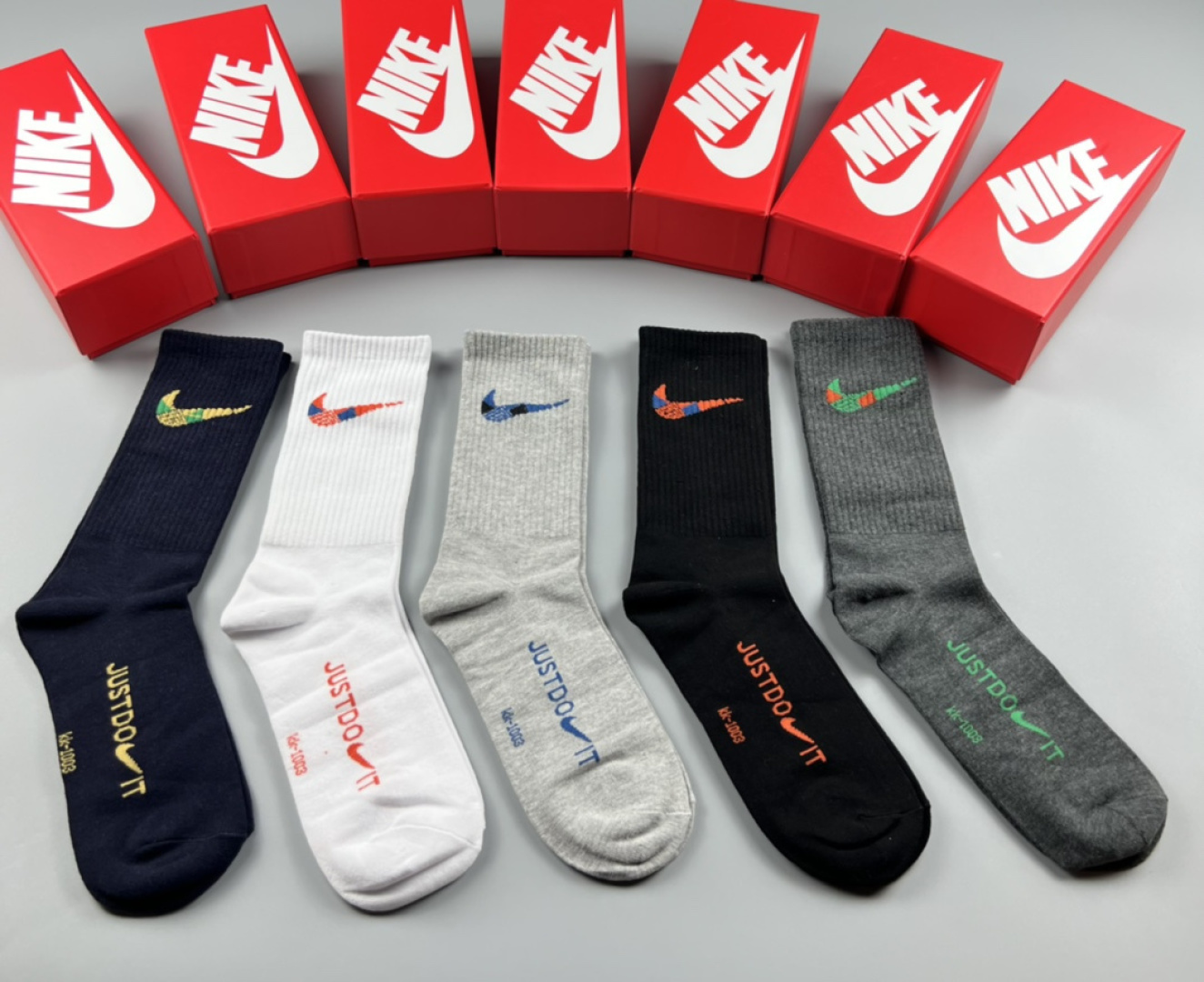 NO:702062,Specially equipped with counter packaging NIKE (Nike) new mid-length pile socks!  Five pairs in a box, synchronized tube socks at the counter, big brands going out on the street, must-have socks for fashionistas, stockings, socks, socks19860909特 配专柜包装 NIKE（耐克）新款中长款堆堆袜袜子！一盒五双,专柜同步筒袜袜子,大牌出街,潮人必备超好搭袜子,丝袜,袜子,socks,accessory
