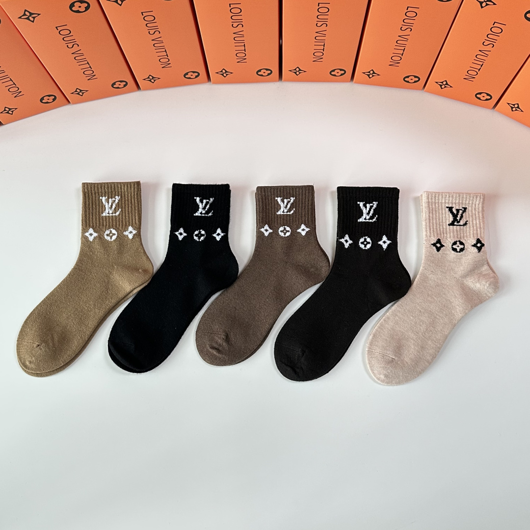 NO:718694,Specially equipped with counter packaging LV (Louis Vuitton) new wool mid-length pile socks!  Five pairs in a box, synchronized tube socks at the counter, big brands going out on the street, must-have socks for fashionistas, stockings, socks, louis vuitton, louis vuitton, socks19860909特 配专柜包装 LV（路易威登）新款羊毛中长款堆堆袜袜子！一盒五双,专柜同步筒袜袜子,大牌出街,潮人必备超好搭袜子,丝袜,袜子,louis vuitton,louis vuitton,socks,accessory