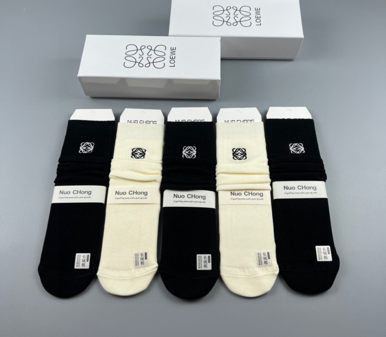 NO:718686,Special counter packaging Loewe's new embroidered straight long-staple cotton mid-length pile socks!  Five pairs in a box, synchronized tube socks at the counter, big brands going out, must-have socks for fashionistas, stockings, socks, loewe, loewe, socks19860909特配专柜包装 Loewe（罗意威）新款刺绣直筒长绒棉中长款堆堆袜袜子！一盒五双,专柜同步筒袜袜子,大牌出街,潮人必备超好搭袜子,丝袜,袜子,loewe,loewe,socks,accessory