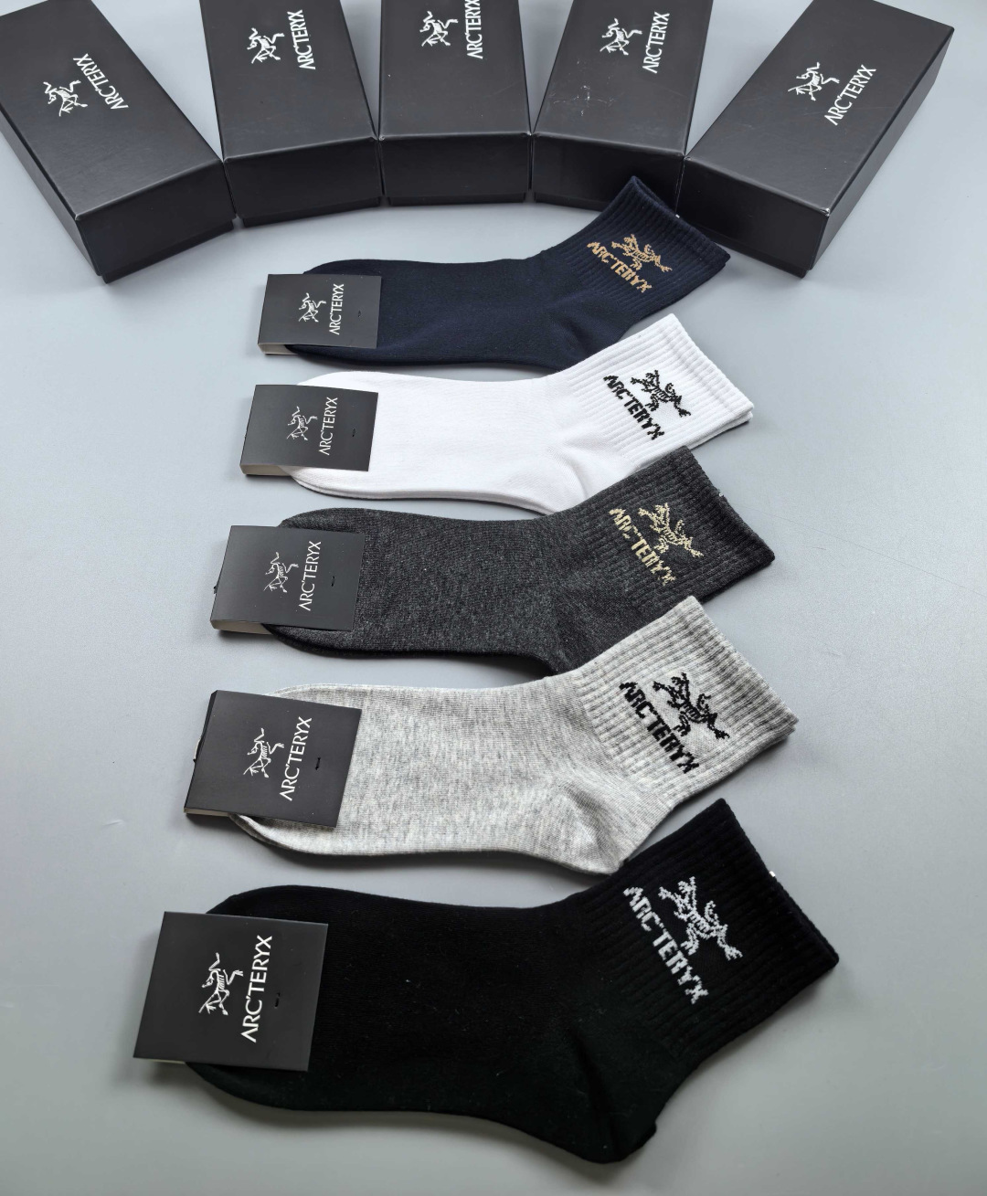 NO:718712,Special counter packaging for Arcteryx’s new mid-length socks!  Five pairs in a box, synchronized tube socks at the counter, big brands going out on the street, must-have socks for fashionistas, stockings, socks arc'teryx, socks19860909特配专柜包装 Arcteryx（始祖鸟） 新款中长款堆堆袜袜子！一盒五双,专柜同步筒袜袜子,大牌出街,潮人必备超好搭袜子,丝袜,袜子arc'teryx,socks,accessory