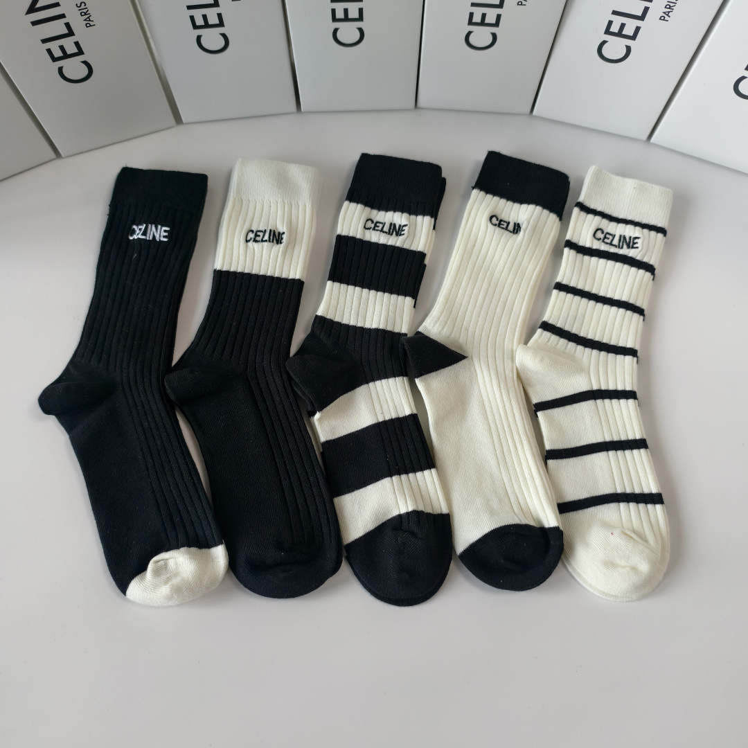 NO:718698,Specially equipped with counter packaging CELINE's new double-needle embroidered mid-length socks!  Five pairs in a box, synchronized tube socks at the counter, big brands going out on the street, must-have socks for fashionistas, stockings, socks, celine, celine, socks19860909特 配专柜包装 CELINE（赛琳）新款双针刺绣中长筒袜堆堆袜袜子！一盒五双,专柜同步筒袜袜子,大牌出街,潮人必备超好搭袜子,丝袜,袜子,celine,celine,socks,accessory