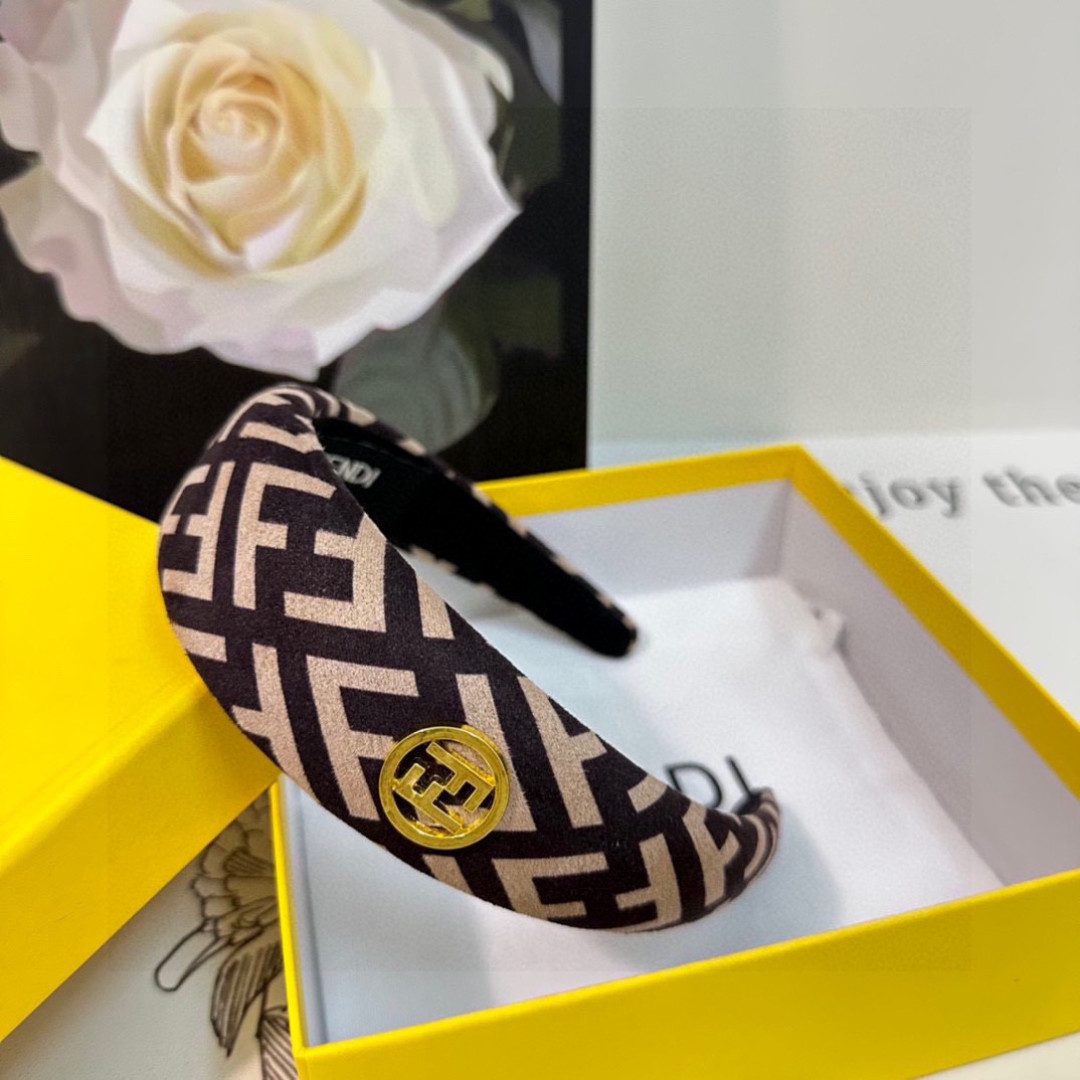 配专柜包装FENDI（芬迪）最新FF发箍小仙女快入手特殊材质 不嘞头可盐可甜～