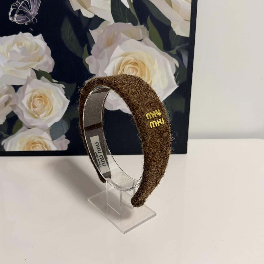 配专柜包装MiuMiu（缪缪）最新发箍小仙女快入手特殊材质 不嘞头可盐可甜～