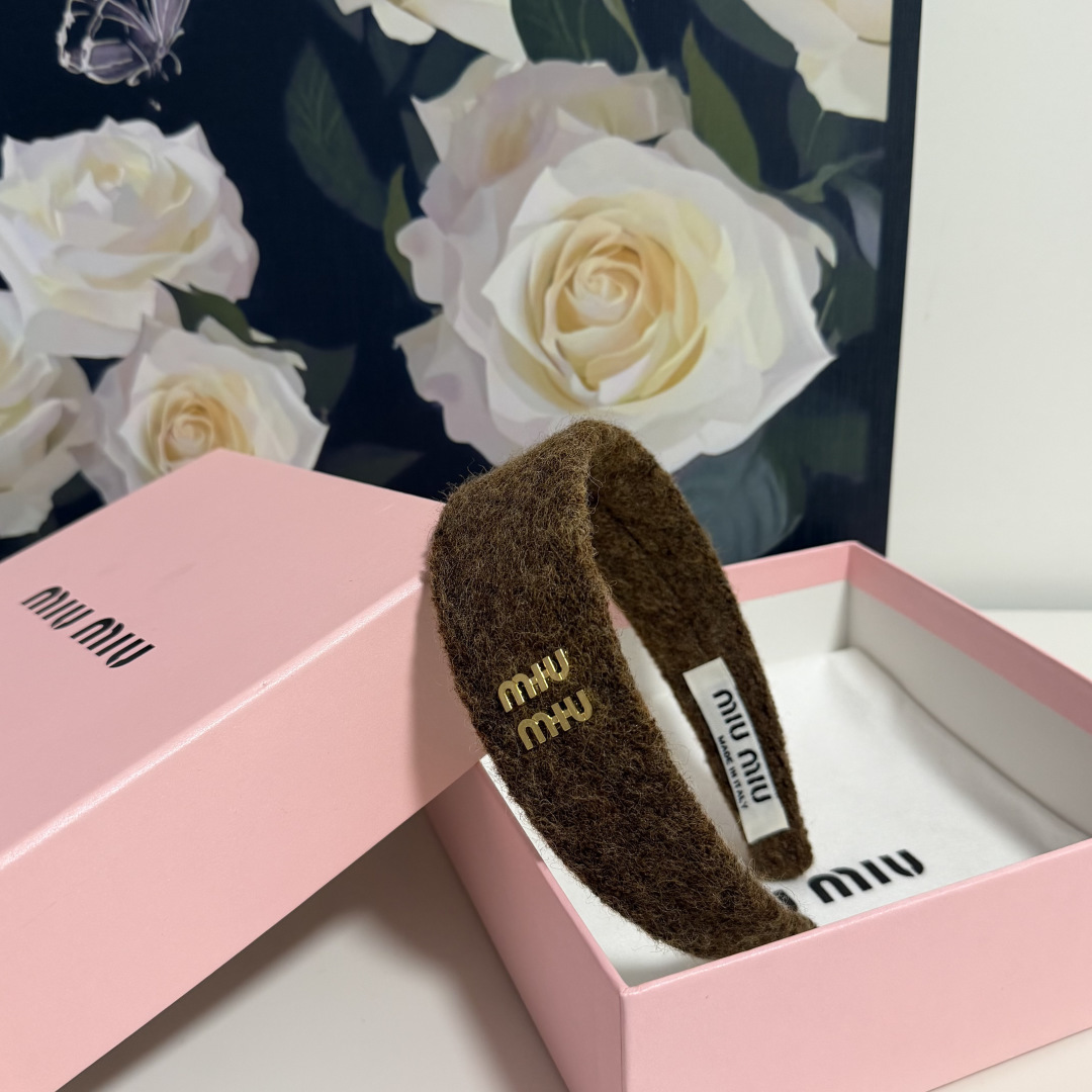 配专柜包装MiuMiu（缪缪）最新发箍小仙女快入手特殊材质 不嘞头可盐可甜～