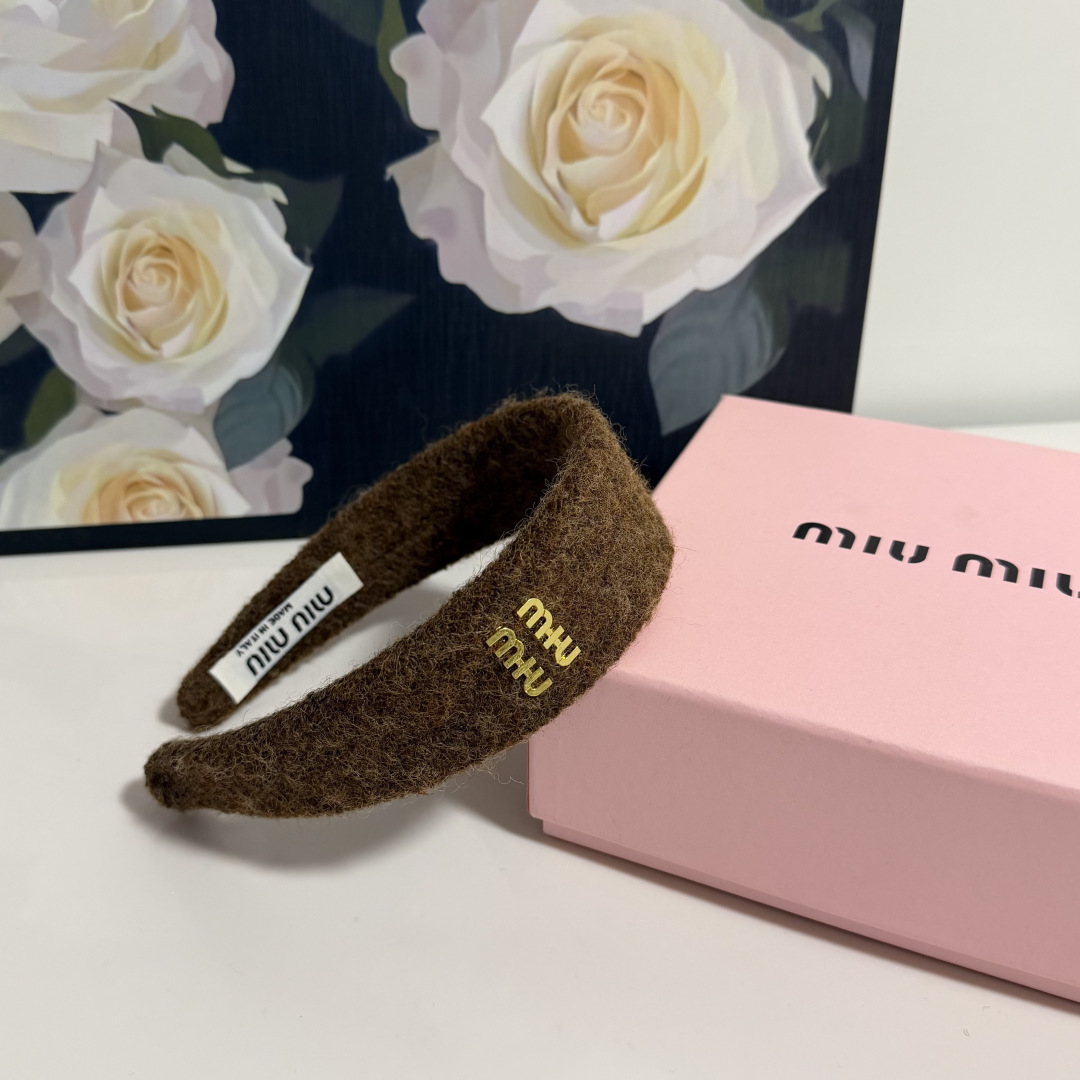 配专柜包装MiuMiu（缪缪）最新发箍小仙女快入手特殊材质 不嘞头可盐可甜～