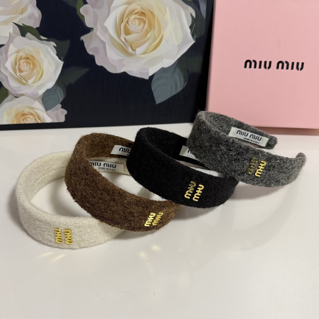 配专柜包装MiuMiu（缪缪）最新发箍小仙女快入手特殊材质 不嘞头可盐可甜～