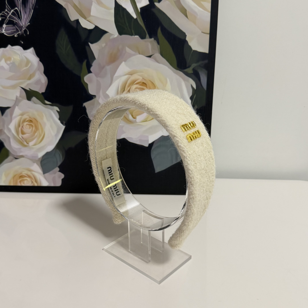 配专柜包装MiuMiu（缪缪）最新发箍小仙女快入手特殊材质 不嘞头可盐可甜～