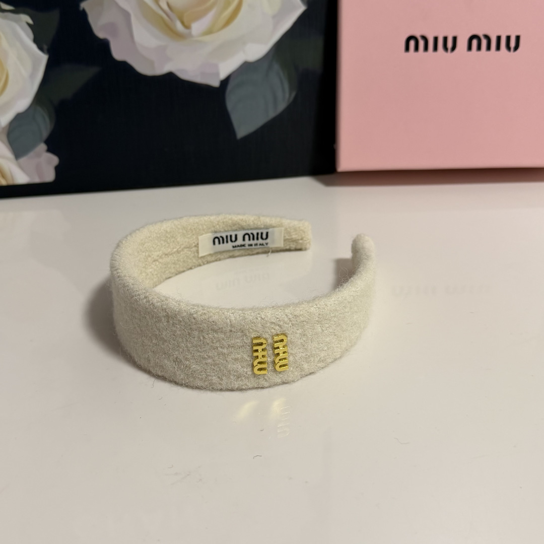 配专柜包装MiuMiu（缪缪）最新发箍小仙女快入手特殊材质 不嘞头可盐可甜～