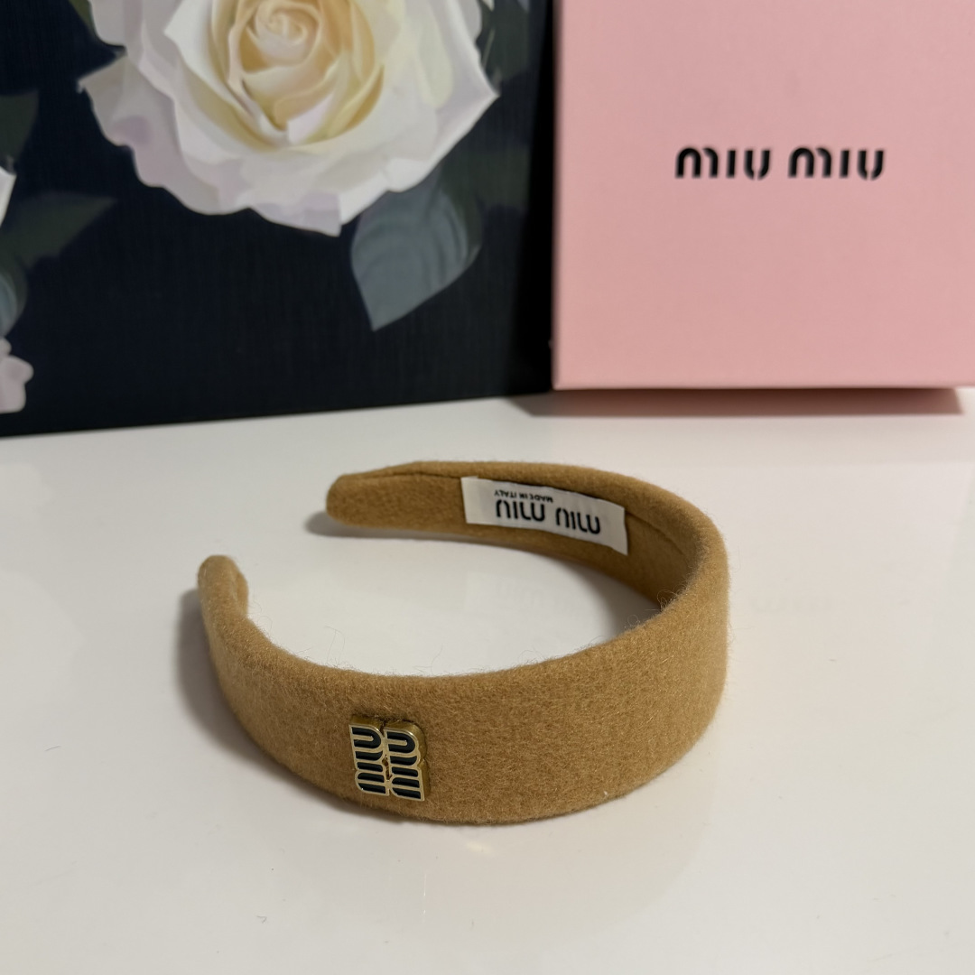 配专柜包装MiuMiu（缪缪）最新发箍小仙女快入手特殊材质 不嘞头可盐可甜～