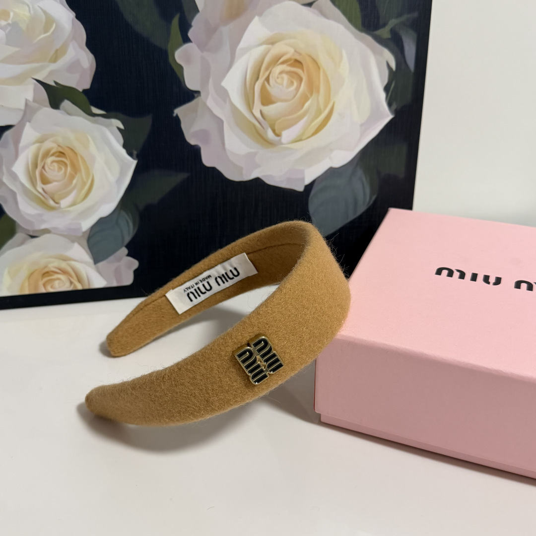 配专柜包装MiuMiu（缪缪）最新发箍小仙女快入手特殊材质 不嘞头可盐可甜～