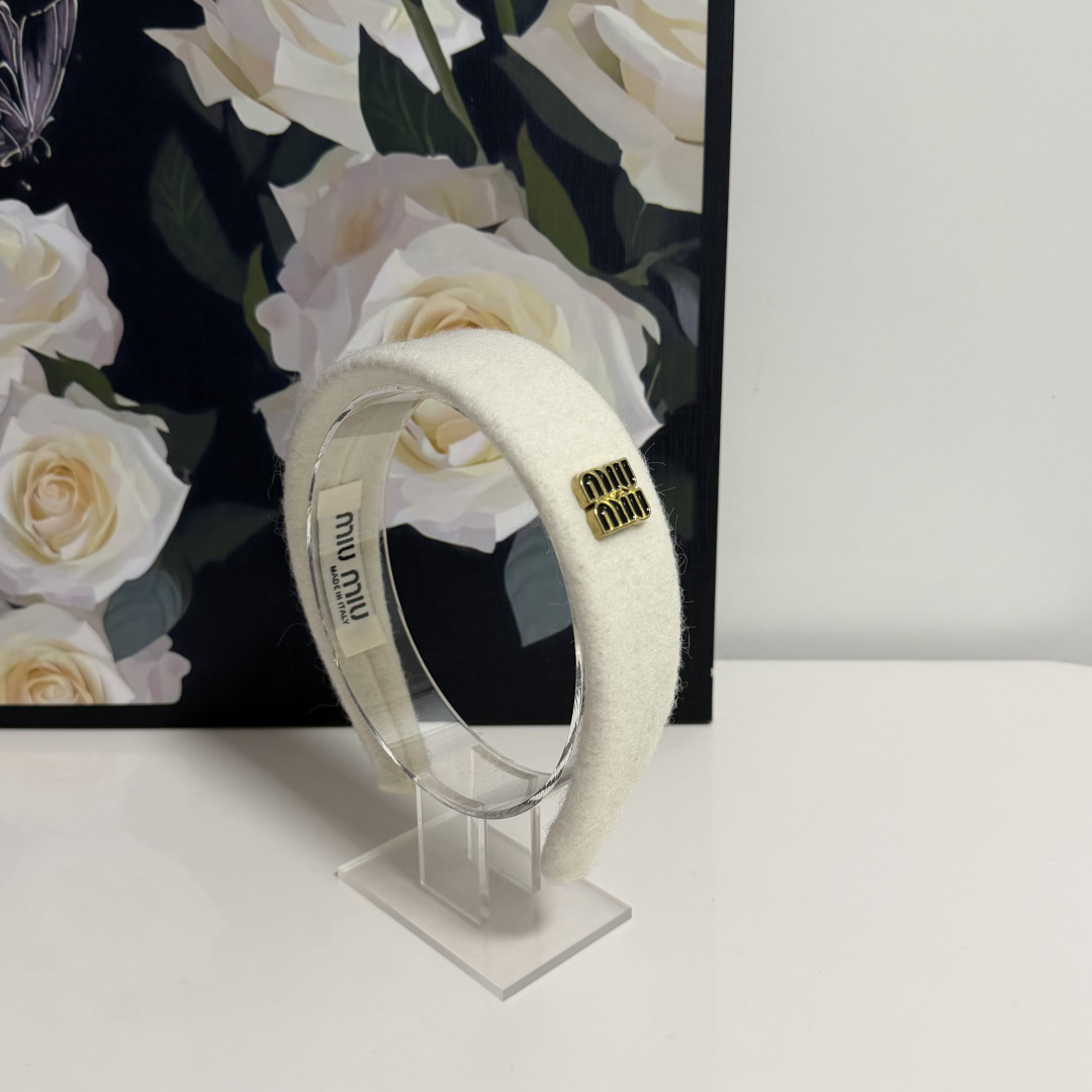 配专柜包装MiuMiu（缪缪）最新发箍小仙女快入手特殊材质 不嘞头可盐可甜～