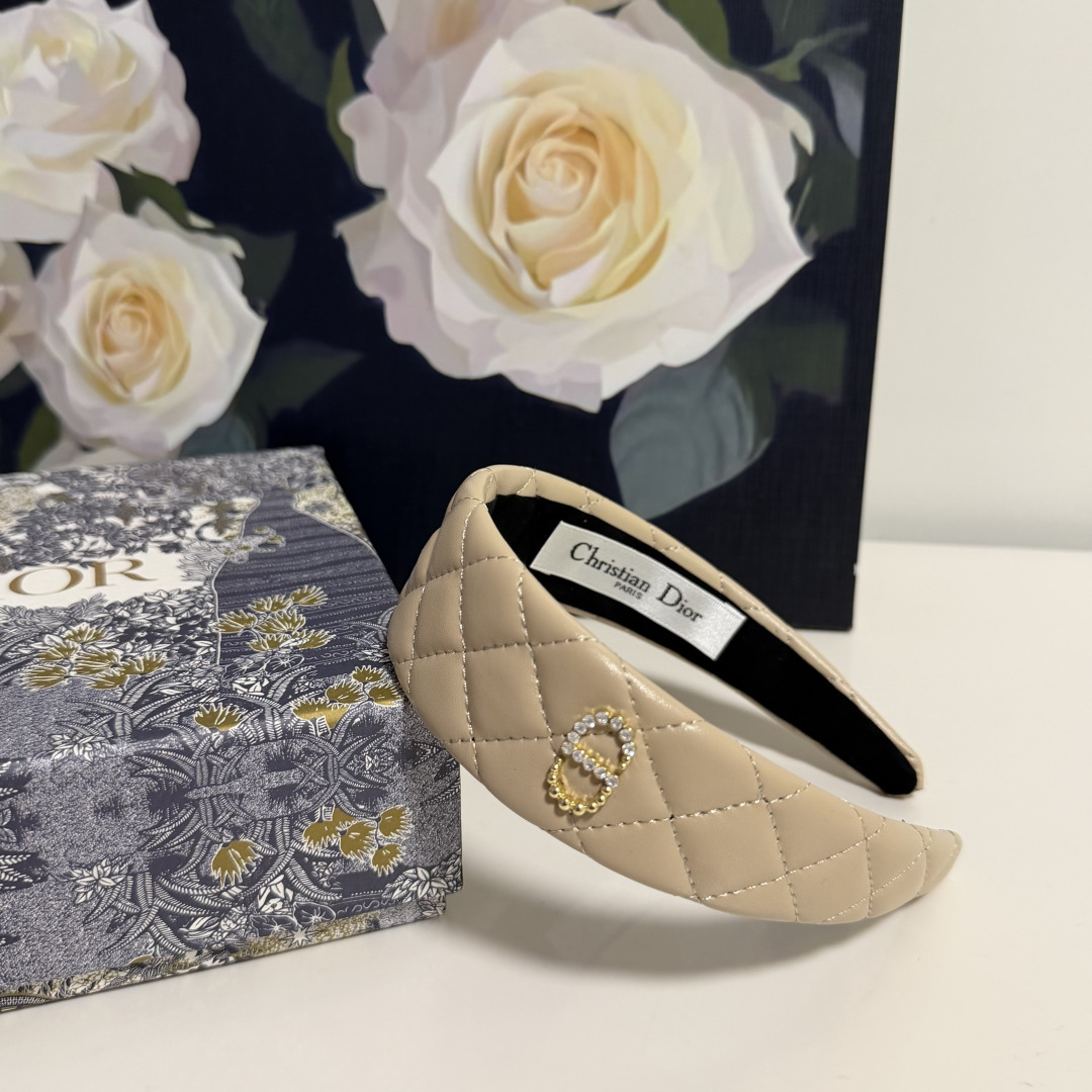 配专柜包装DIOR（迪奥）最新发箍小仙女快入手特殊材质 不嘞头可盐可甜～