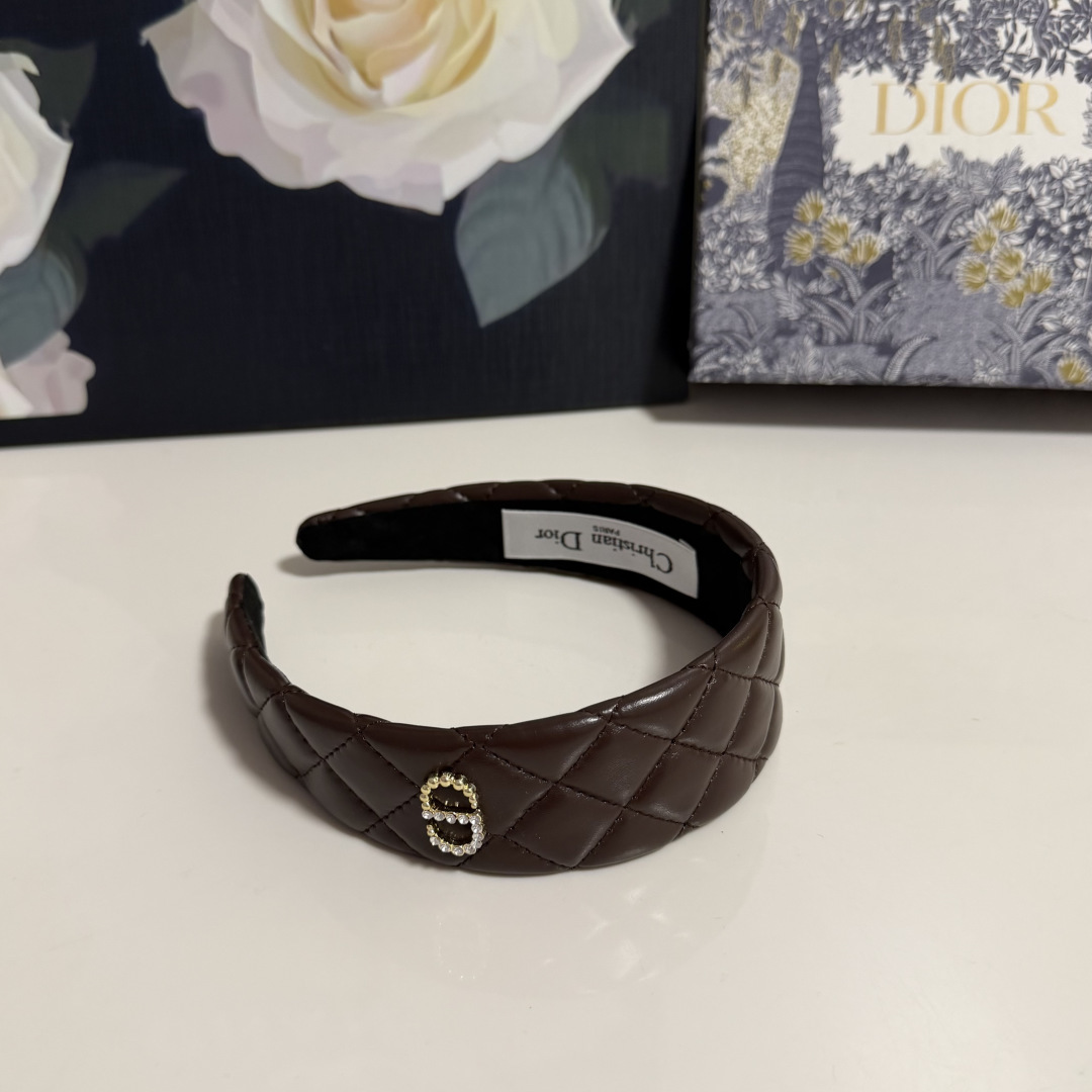 配专柜包装DIOR（迪奥）最新发箍小仙女快入手特殊材质 不嘞头可盐可甜～