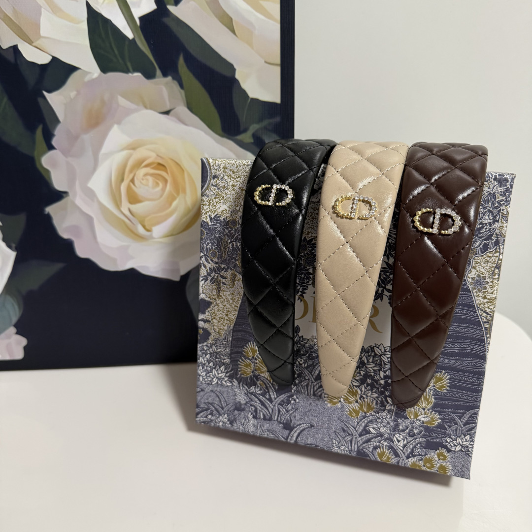 配专柜包装DIOR（迪奥）最新发箍小仙女快入手特殊材质 不嘞头可盐可甜～