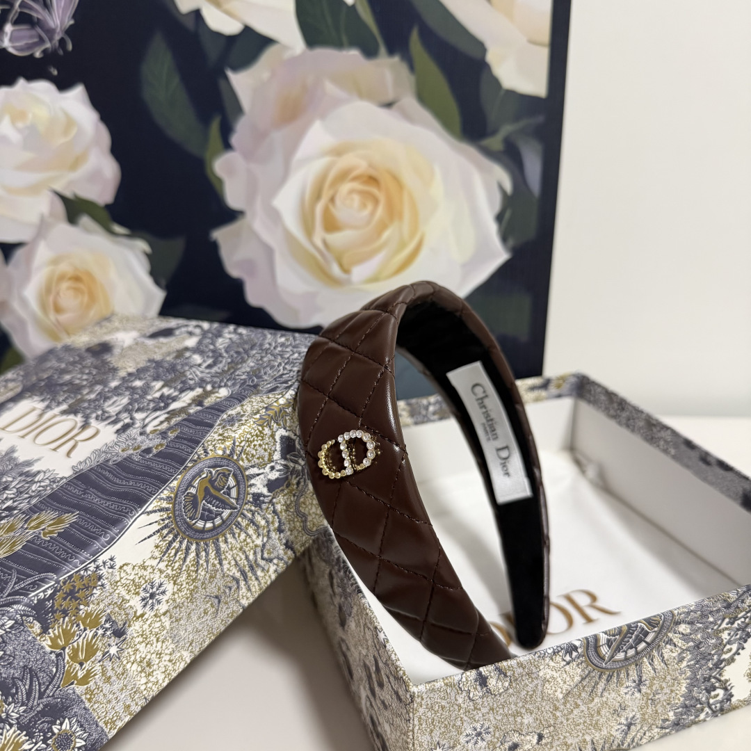 配专柜包装DIOR（迪奥）最新发箍小仙女快入手特殊材质 不嘞头可盐可甜～