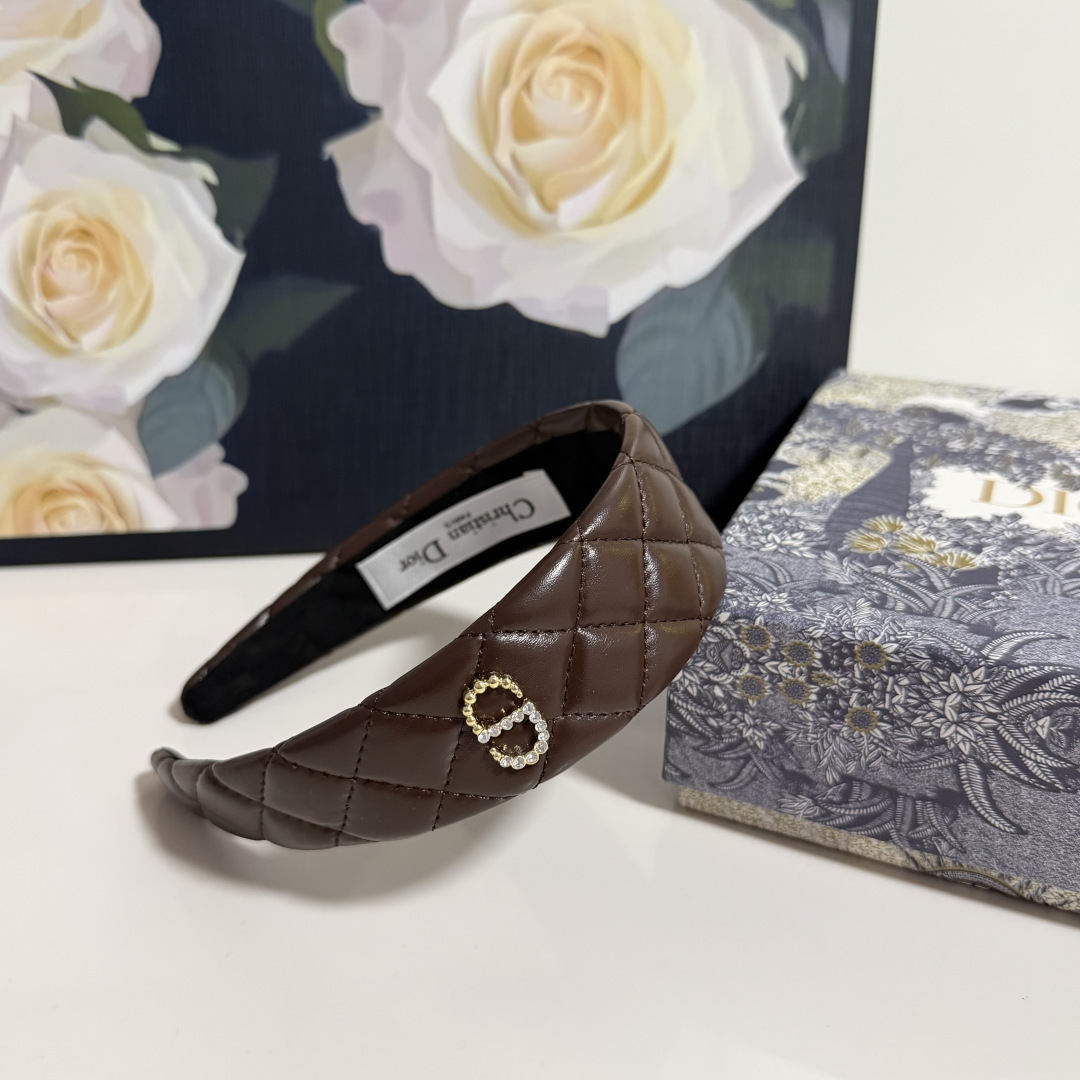 配专柜包装DIOR（迪奥）最新发箍小仙女快入手特殊材质 不嘞头可盐可甜～