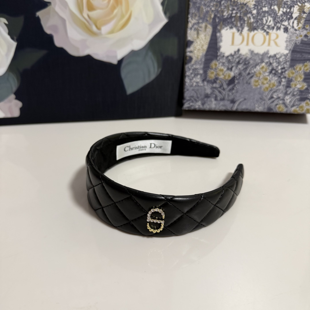 配专柜包装DIOR（迪奥）最新发箍小仙女快入手特殊材质 不嘞头可盐可甜～
