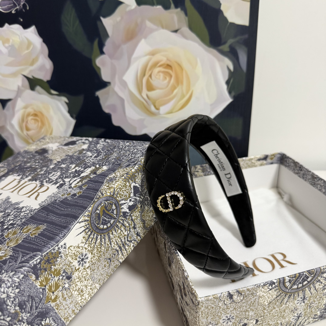 配专柜包装DIOR（迪奥）最新发箍小仙女快入手特殊材质 不嘞头可盐可甜～