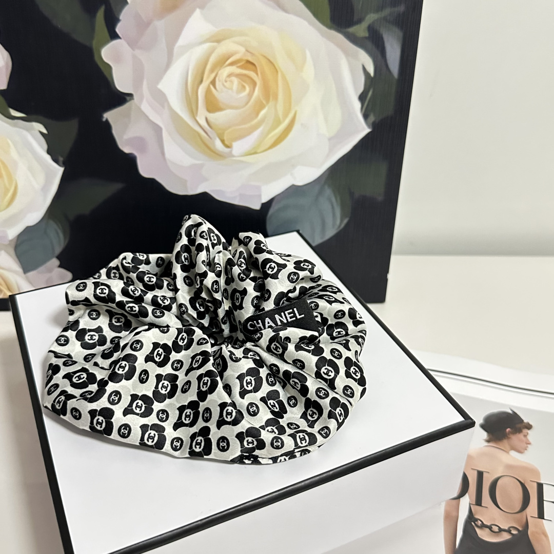 （单个）配全套包装Chanel（香奈儿）爆款小香风发圈，专柜款出货一看就特别高档 超级百搭 必须自留