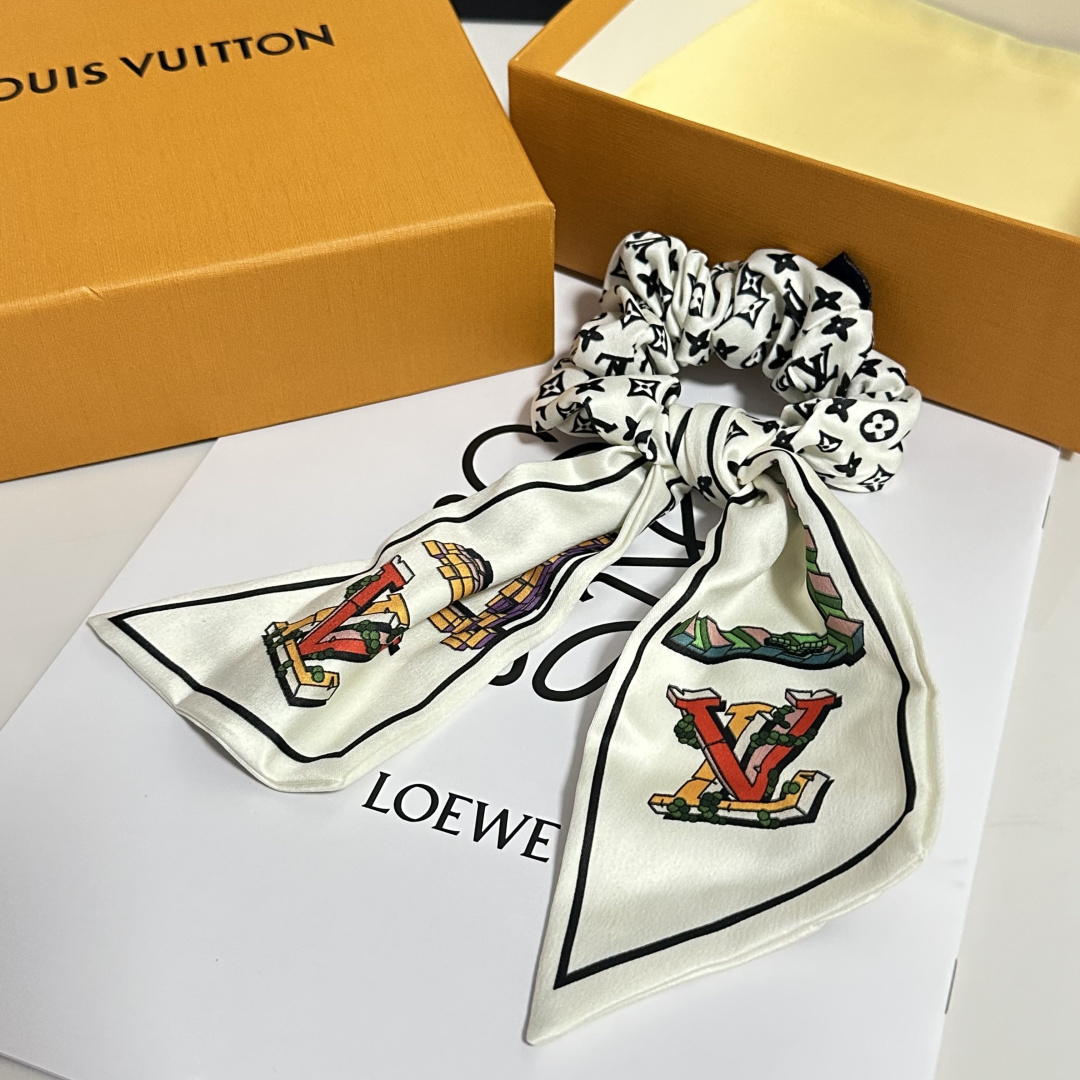 配专柜包装Lv（路易威登）最新真丝轻奢发圈小仙女快入手特殊材质 不嘞头可盐可甜～