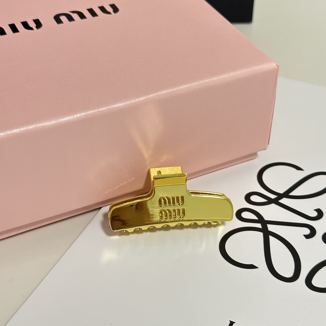 （单个）配专柜包装 MiuMiu（缪缪）最新爆款五金抓夹中古vintage复古抓夹优雅的girl值得入手