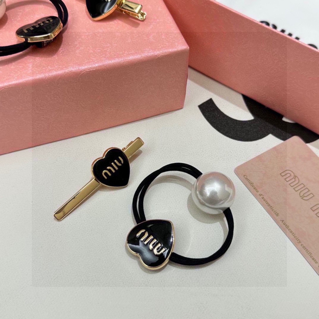 （两件套） 配全套包装MiuMiu（缪缪）今年最好卖的新款Vintage中古复古发夹超仙的一对 时髦精 