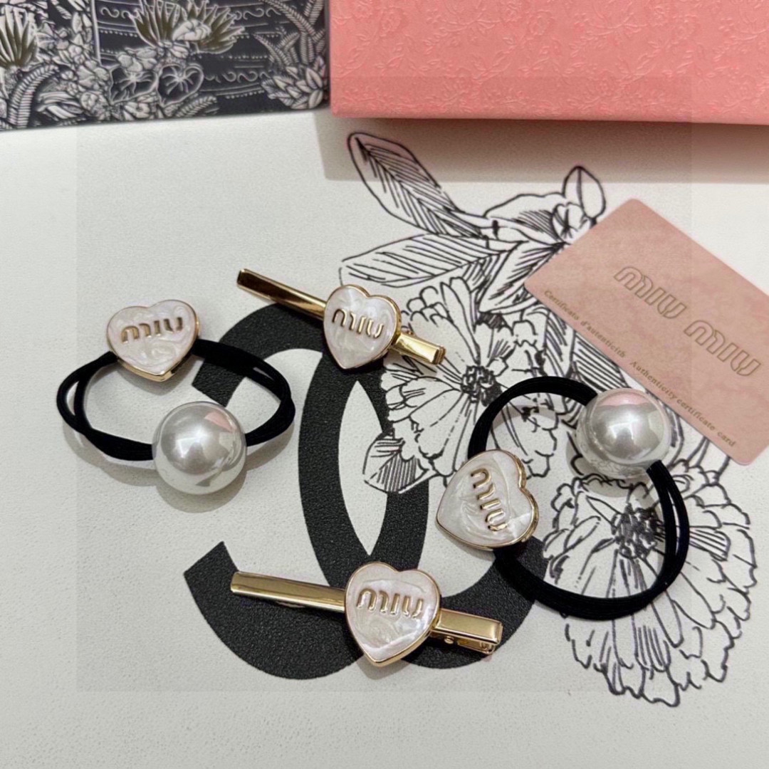 （两件套） 配全套包装MiuMiu（缪缪）今年最好卖的新款Vintage中古复古发夹超仙的一对 时髦精 