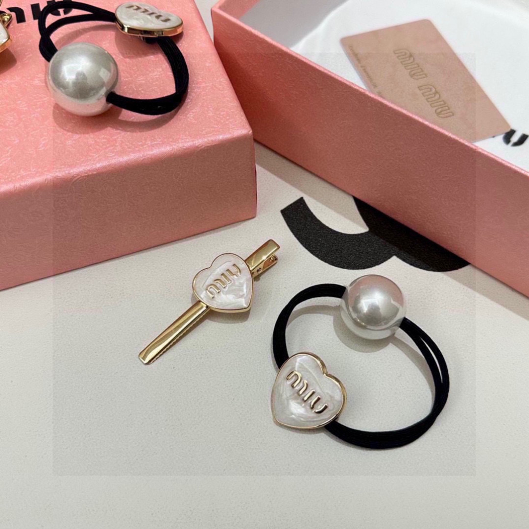 （两件套） 配全套包装MiuMiu（缪缪）今年最好卖的新款Vintage中古复古发夹超仙的一对 时髦精 