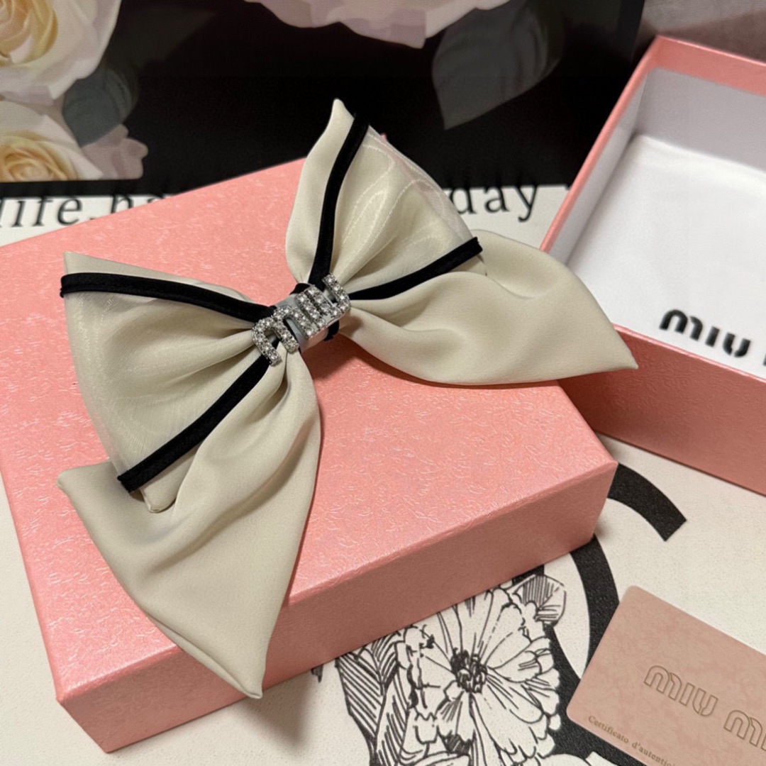 配专柜包装MiuMiu（缪缪）最新蝴蝶结中古欧根纱发夹#信我！人手必备的单品 这件必须买洋气神仙颜值💕💫