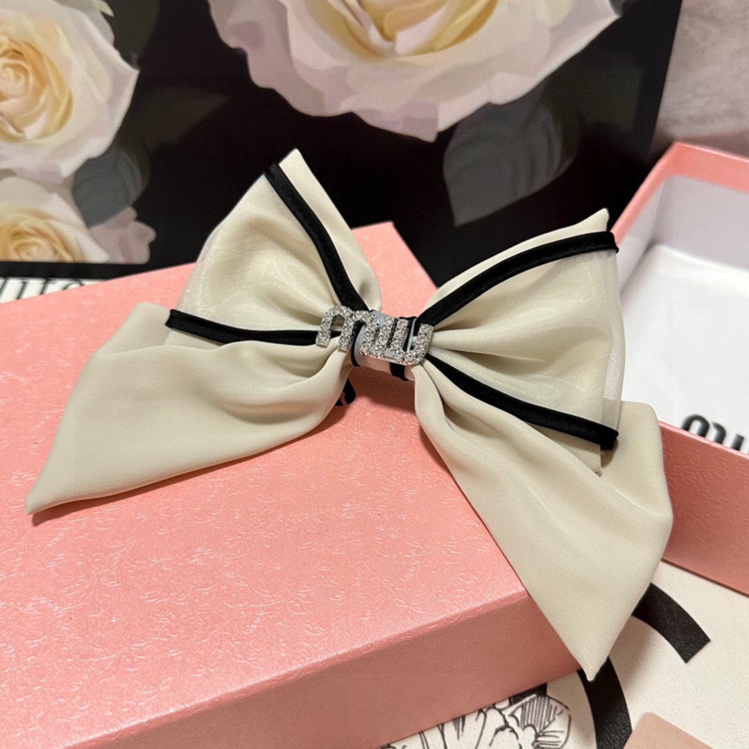 配专柜包装MiuMiu（缪缪）最新蝴蝶结中古欧根纱发夹#信我！人手必备的单品 这件必须买洋气神仙颜值💕💫