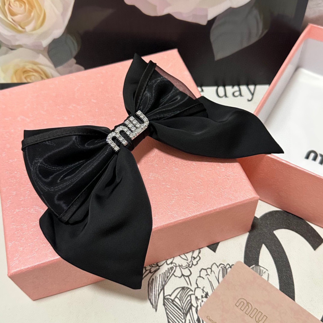 配专柜包装MiuMiu（缪缪）最新蝴蝶结中古欧根纱发夹#信我！人手必备的单品 这件必须买洋气神仙颜值💕💫