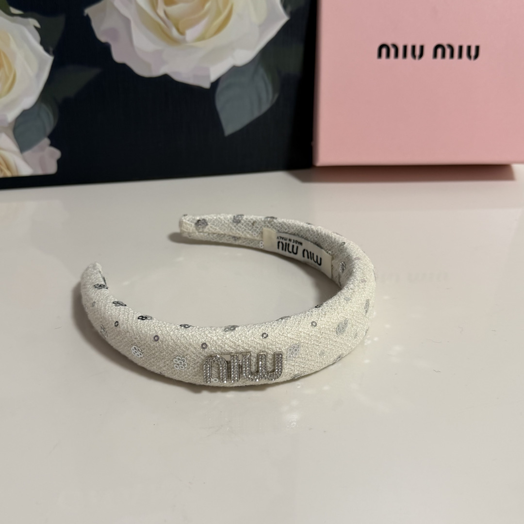 配专柜包装MiuMiu（缪缪）最新发箍小仙女快入手特殊材质 不嘞头可盐可甜～