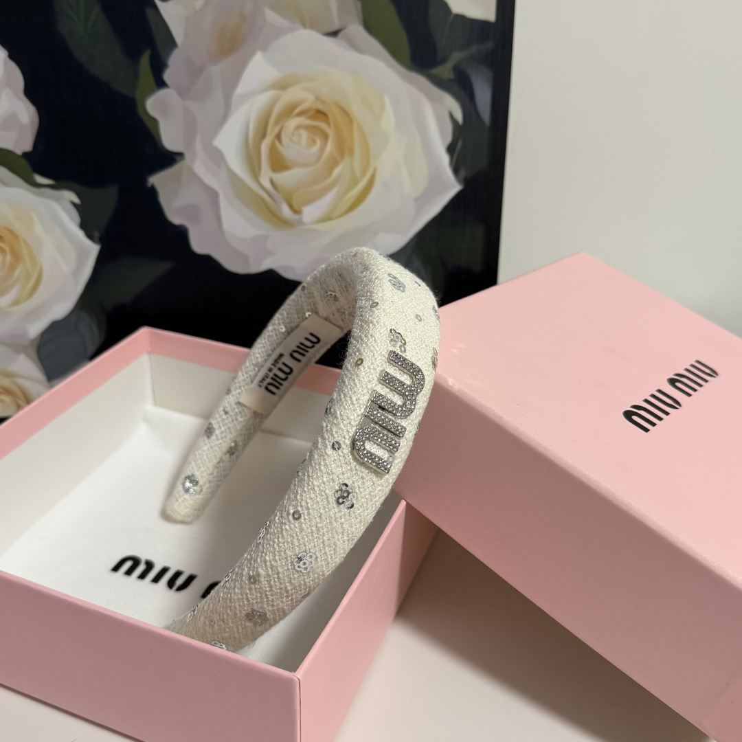 配专柜包装MiuMiu（缪缪）最新发箍小仙女快入手特殊材质 不嘞头可盐可甜～