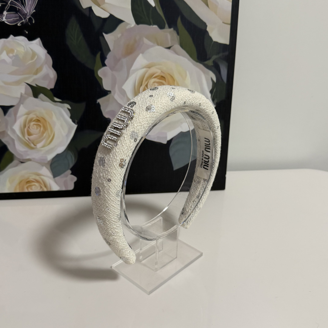 配专柜包装MiuMiu（缪缪）最新发箍小仙女快入手特殊材质 不嘞头可盐可甜～